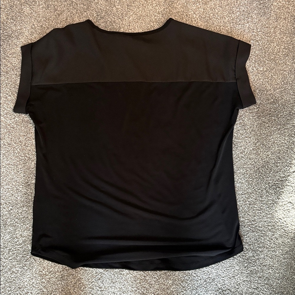 Calvin Klein Tee - Picture 4 of 4
